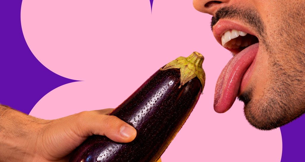 Mano che tiene una melanza e dettaglio su una bocca aperta con lingua fuori